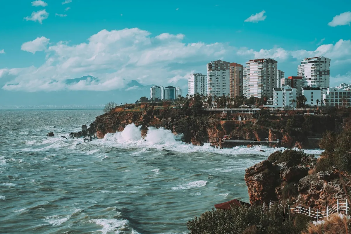 Antalya Falez Bölgesi Nem ve Rutubet Tesisat Hasarı